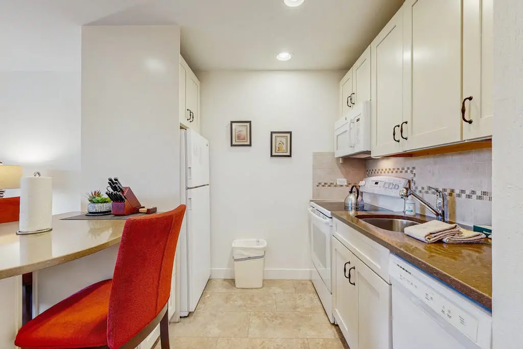 Lakeland Village 127