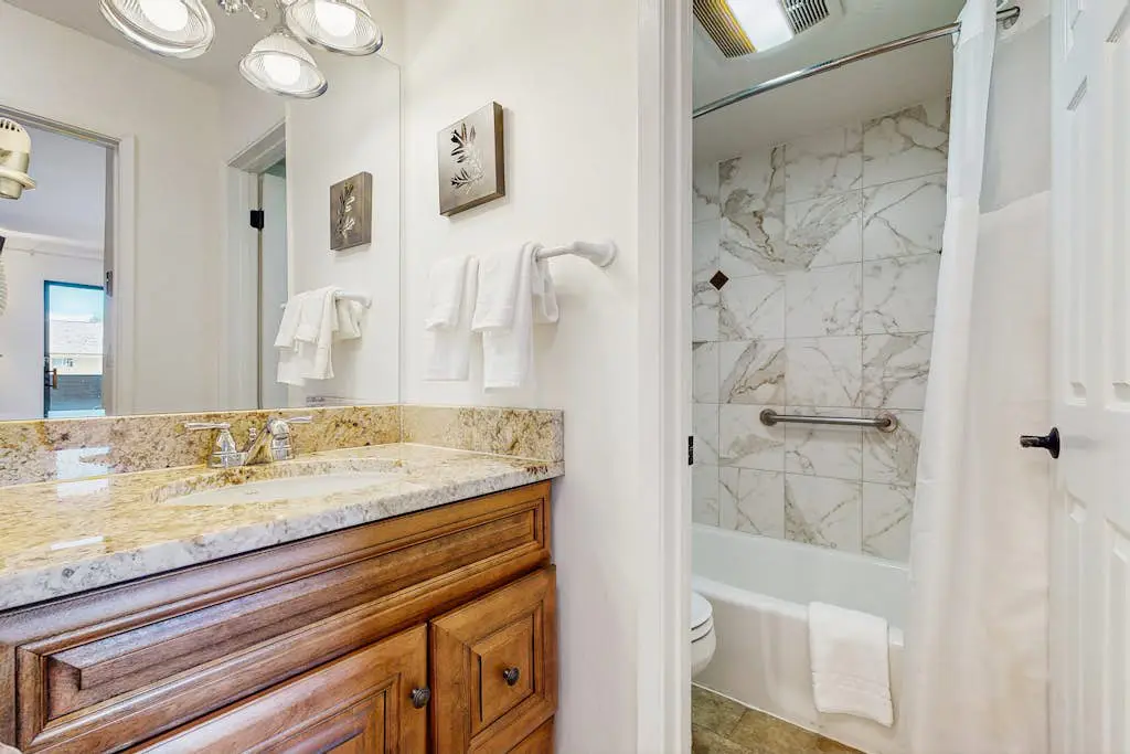 Lakeland Village 127