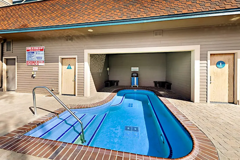 Lakeland Village 127