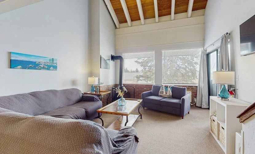 Experience Laid-back Mountain Living at this Townhome w/Beach, Pool and Spa