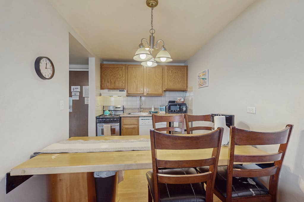 Experience Laid-back Mountain Living at this Townhome w/Beach, Pool and Spa