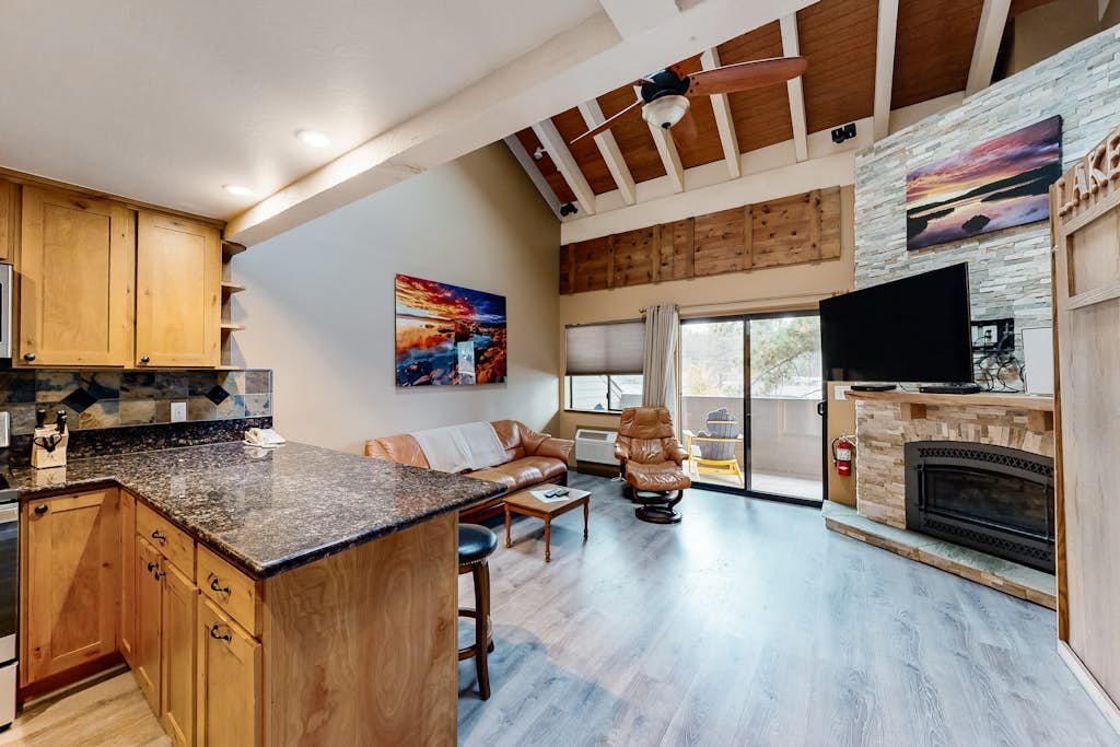 Lakeland Village 312