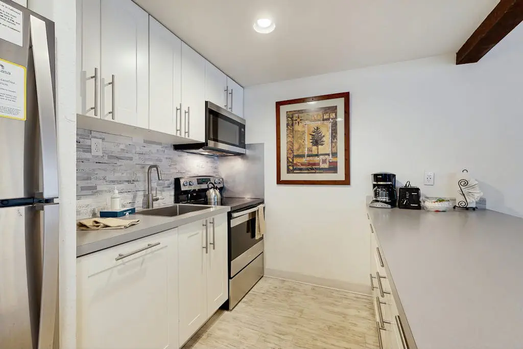 Lakeland Village 330