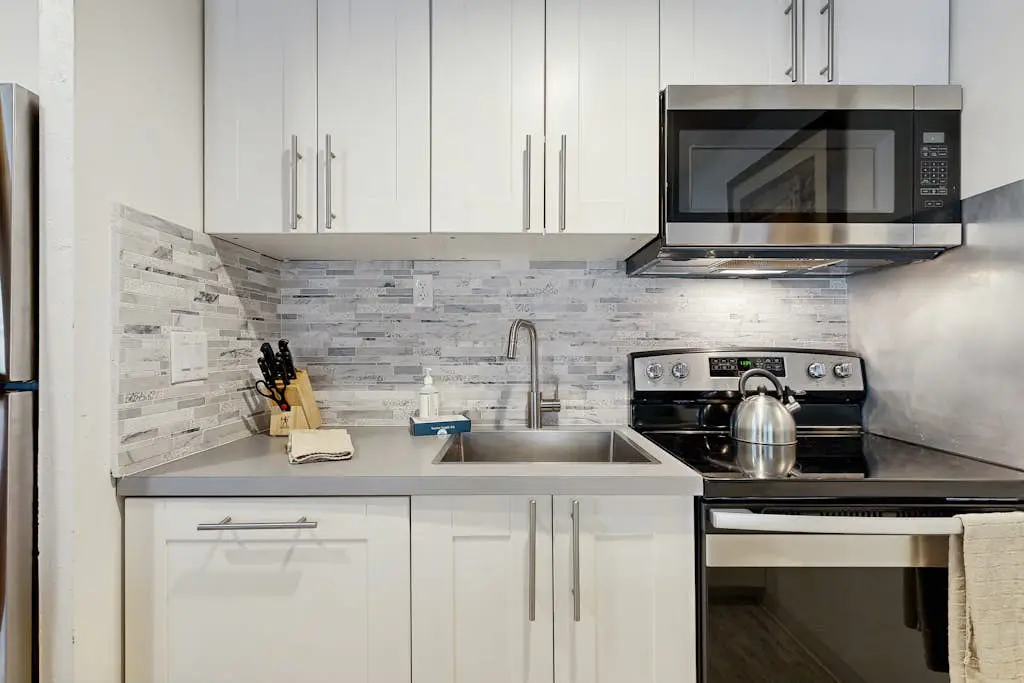 Lakeland Village 330