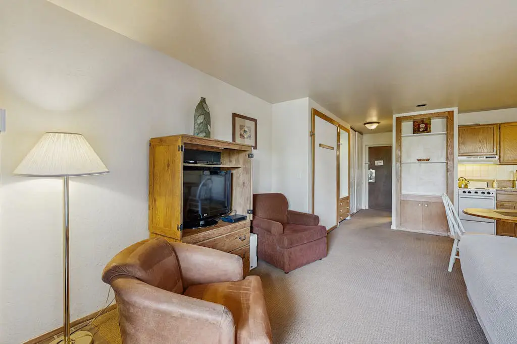 Lakeland Village 219