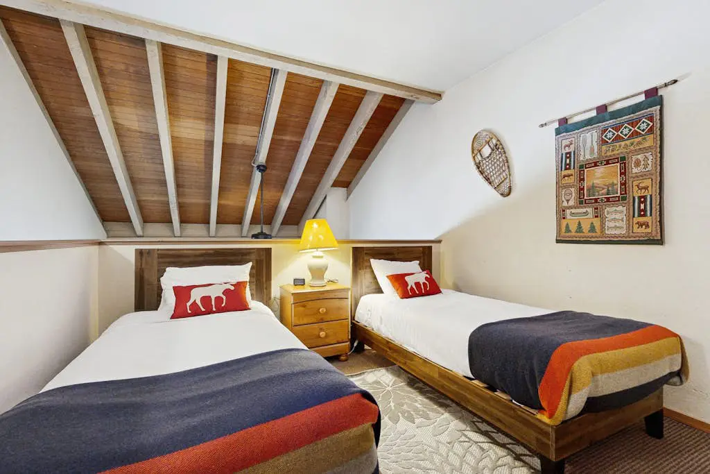 Discover the charms of Lake Tahoe & nearby Heavenly