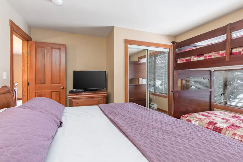 Powderhorn Lodge 210 - Blazing Star Suite