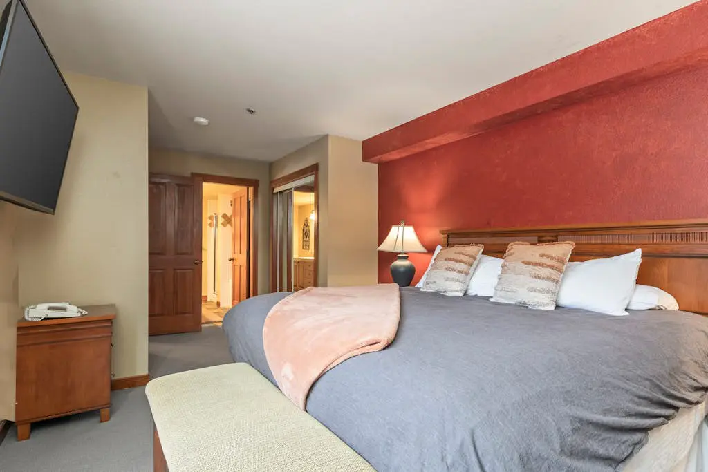 Powderhorn Lodge 210 - Blazing Star Suite