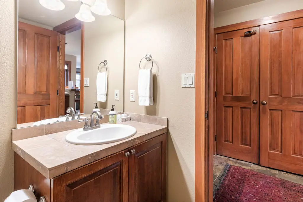 Powderhorn Lodge 210 - Blazing Star Suite