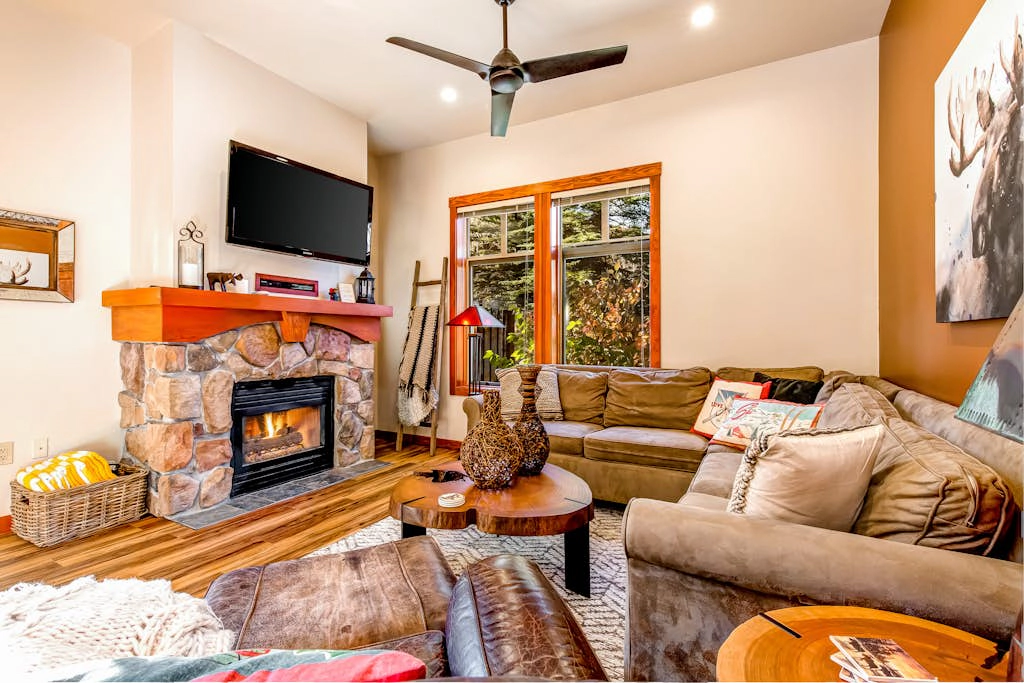 Eagle Springs East 101 - Red-Wing Suite