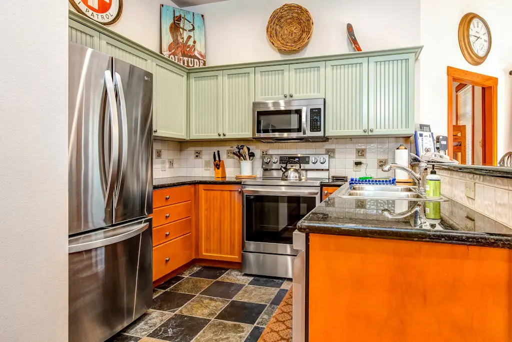 Eagle Springs East 101 - Red-Wing Suite