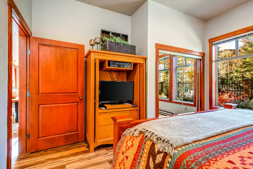 Eagle Springs East 101 - Red-Wing Suite