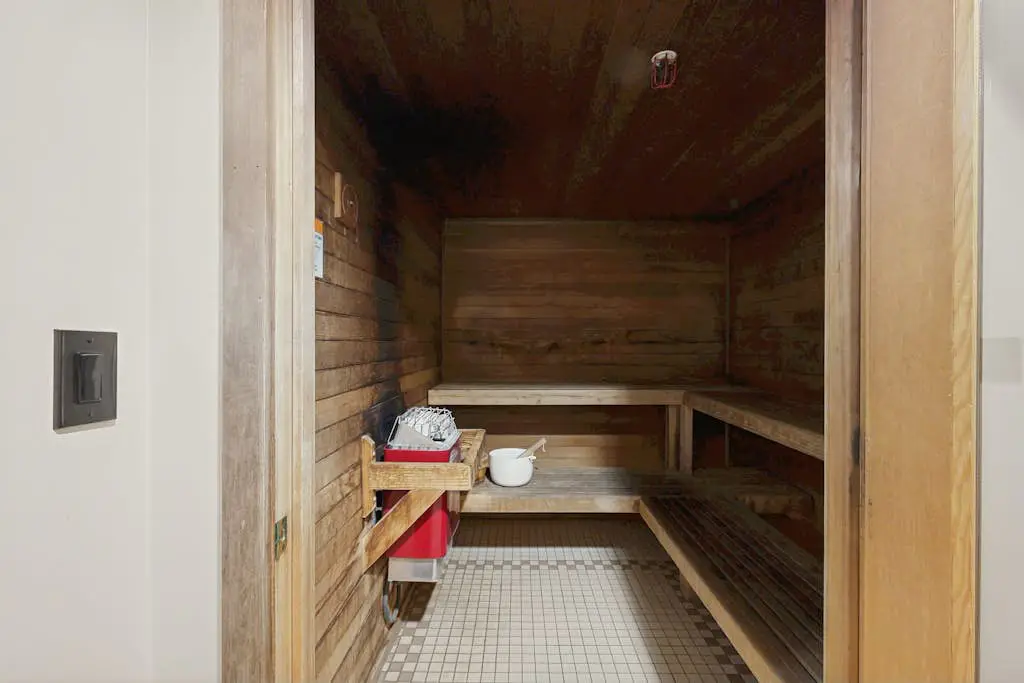 Eagle Springs East 101 - Red-Wing Suite