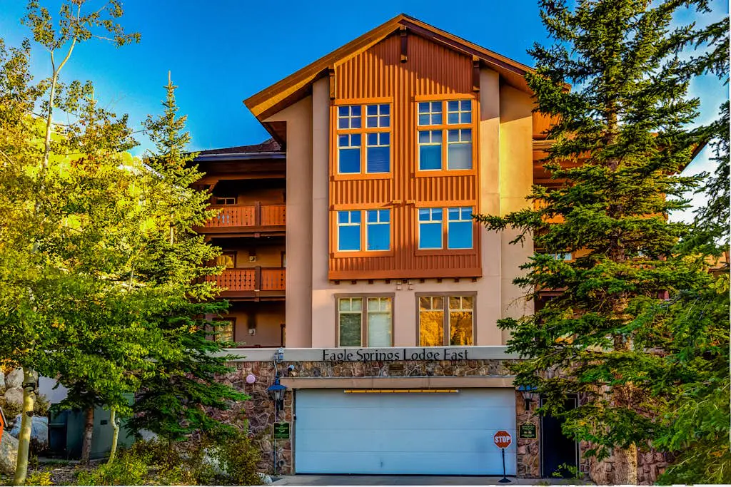 Eagle Springs East 101 - Red-Wing Suite