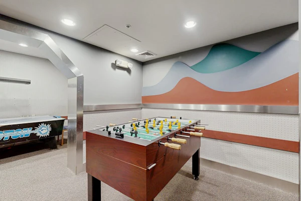 Lovely ski-in/out condo w/ community hot tub, pool & Club Solitude access