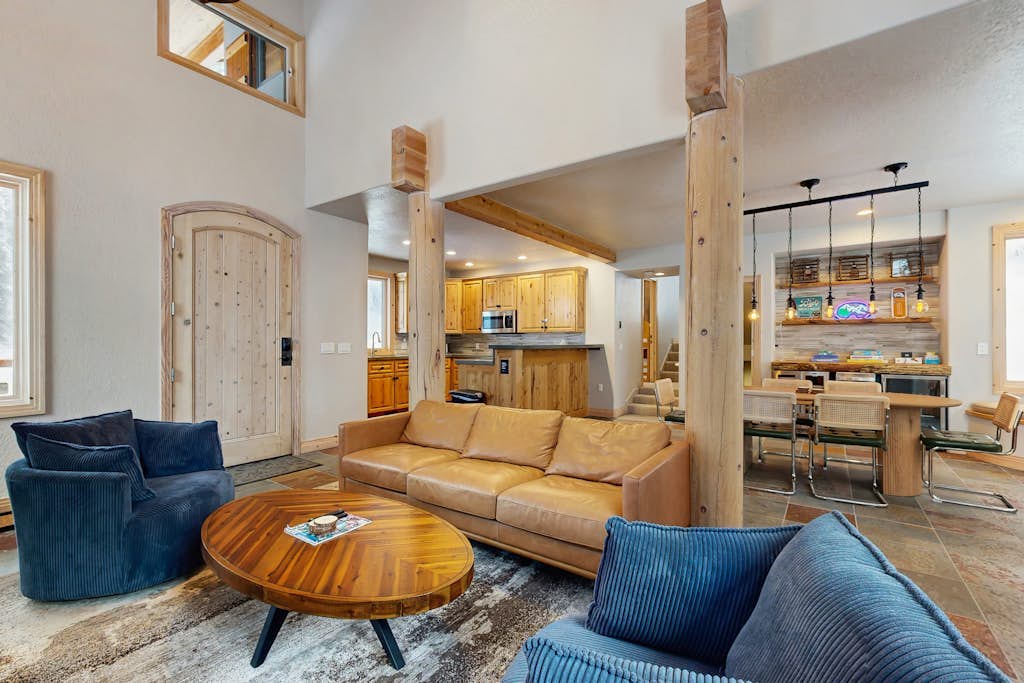 Luxurious furnished modern mountain ski chalet set deep in the woods