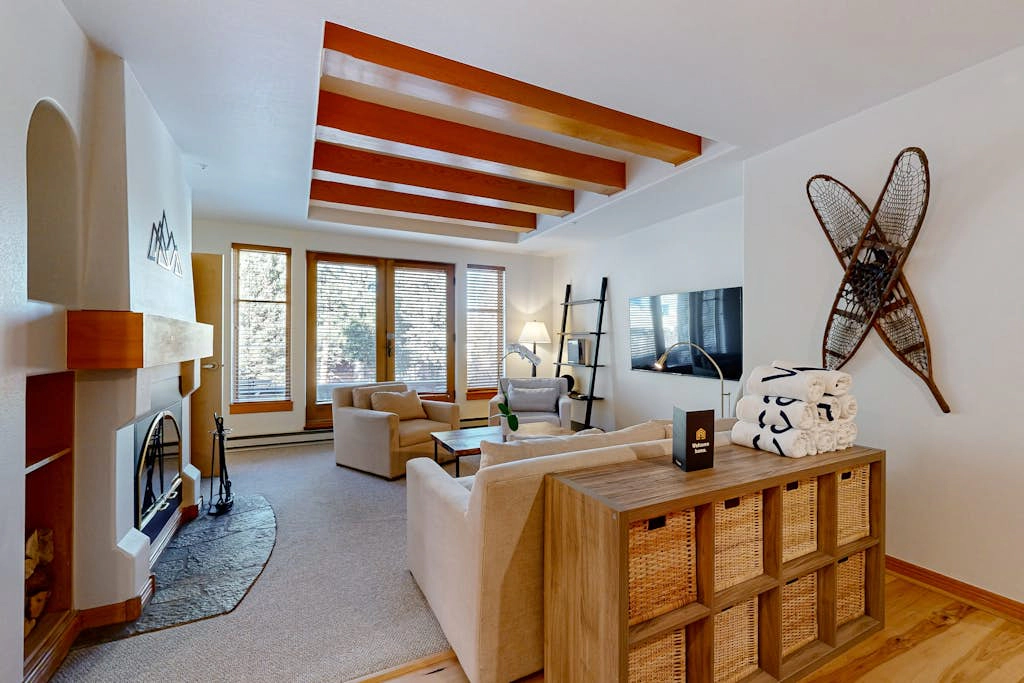 Stay in Solitude -Creekside 102