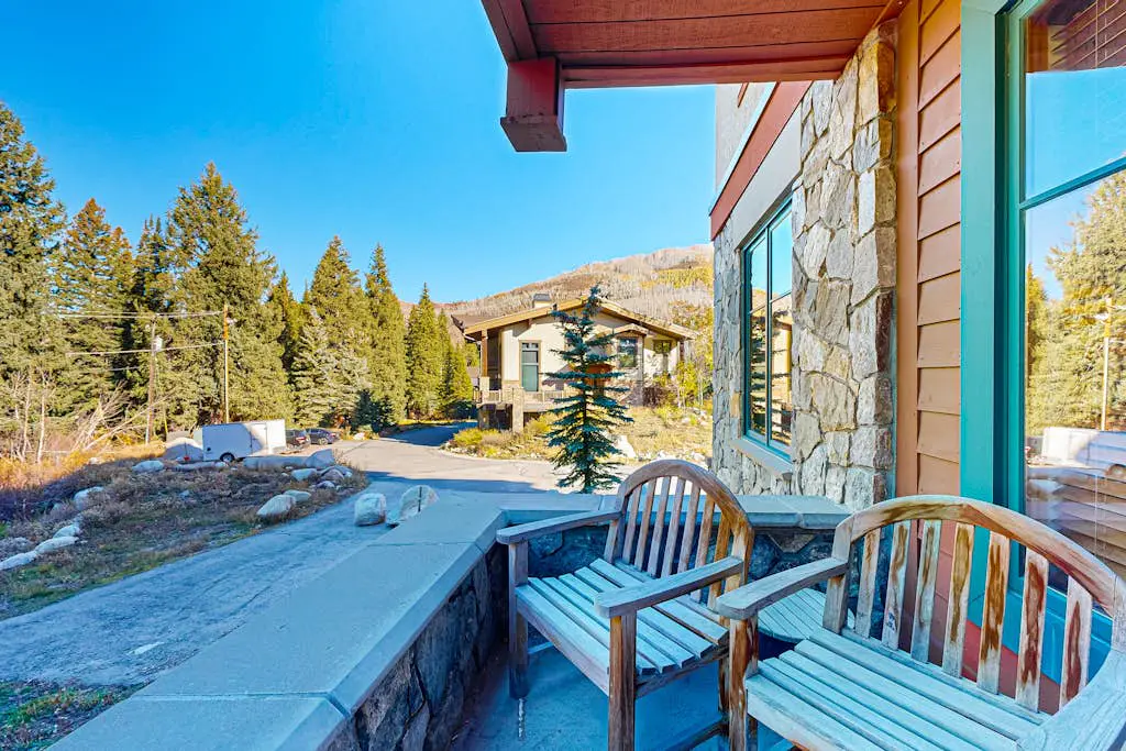 Stay in Solitude -Creekside 102