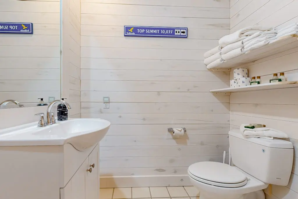 Stay in Solitude -Creekside 102