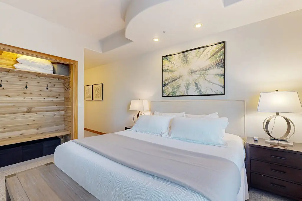 Stay in Solitude -Creekside 102