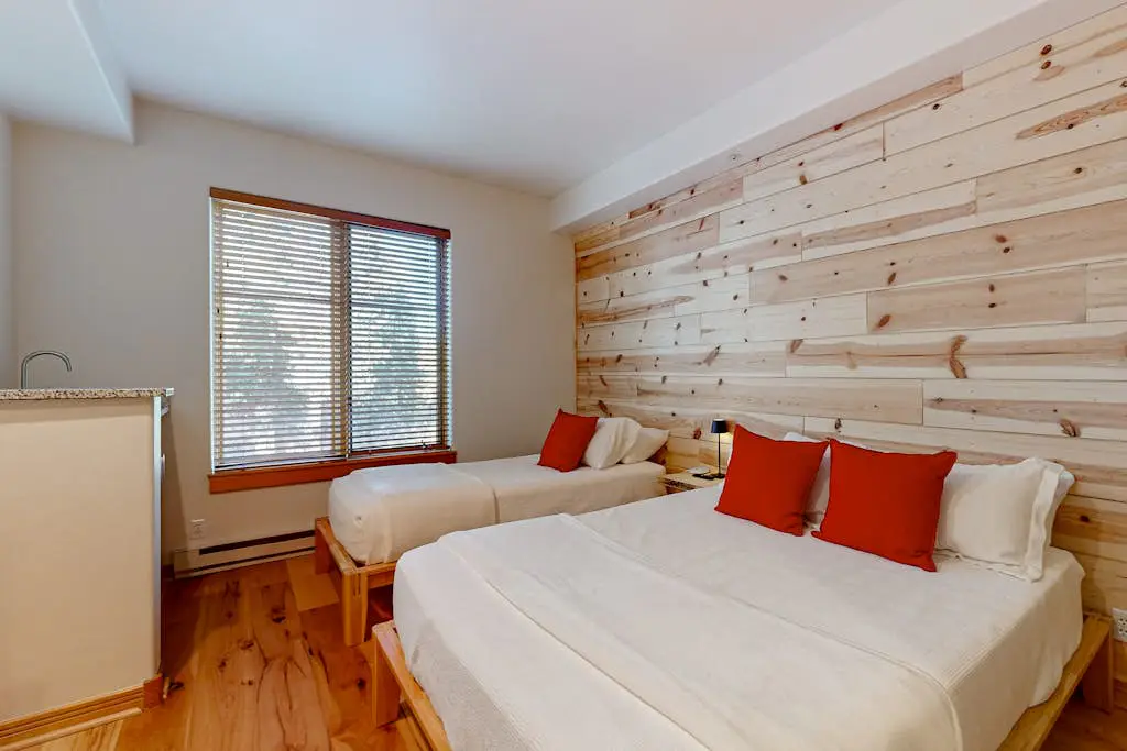 Stay in Solitude -Creekside 102