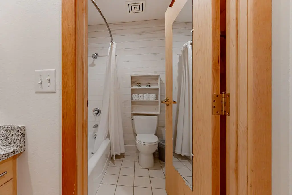 Stay in Solitude -Creekside 102