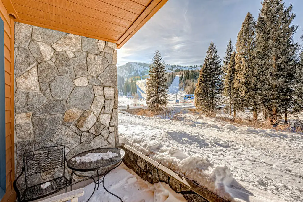 Stay in Solitude -Creekside 102