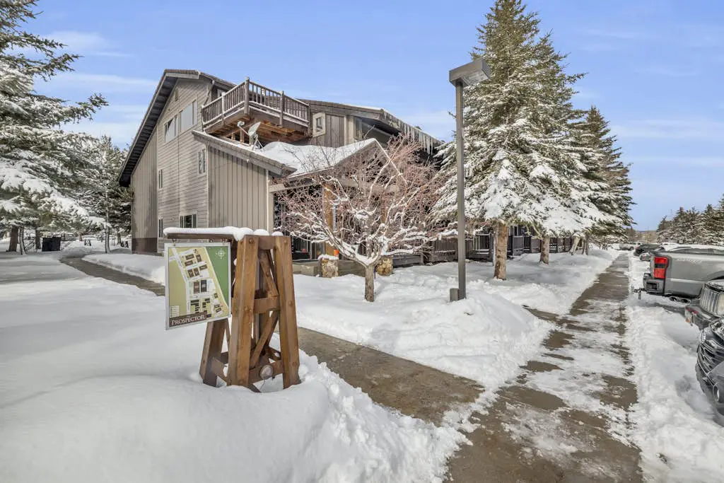 Prospector Lodge 817