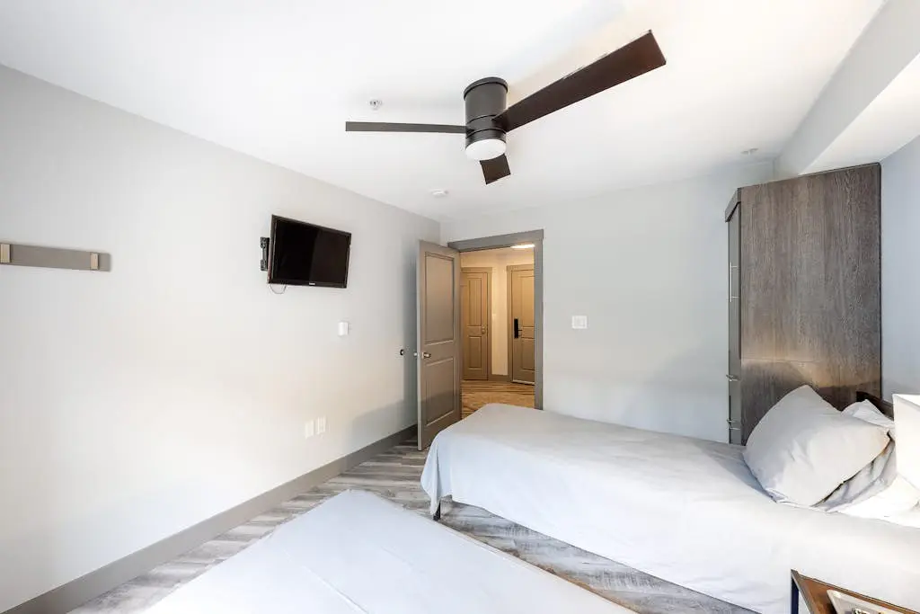Eagle Springs East 206 - White Fir Suite