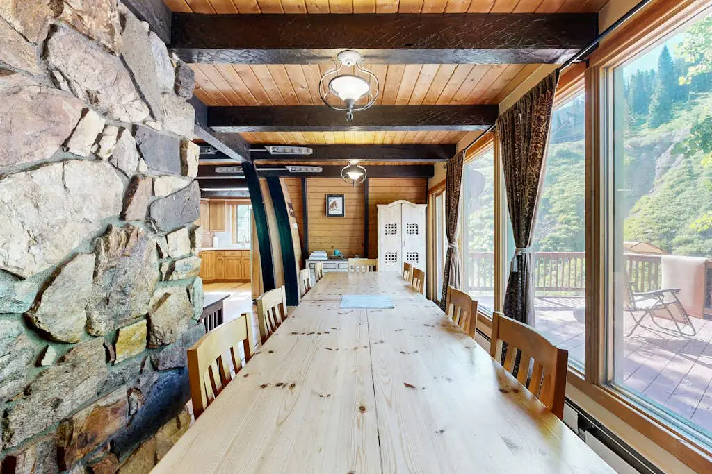 Creekside Chalet