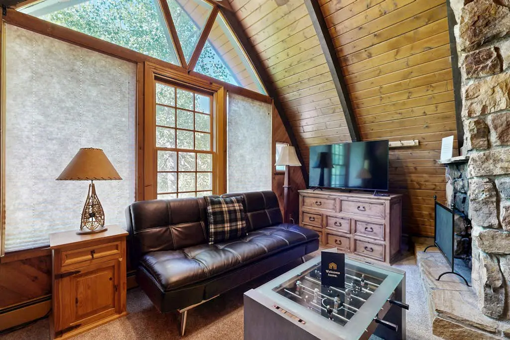 Creekside Chalet