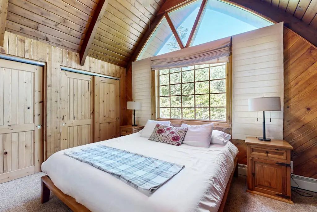 Creekside Chalet