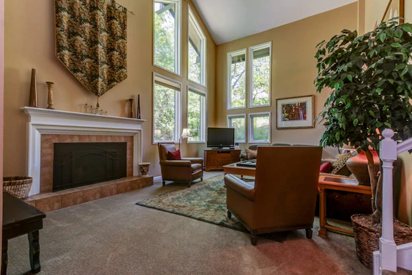 Spacious & upscale condo w/ private hot tub, easy access to ski resorts