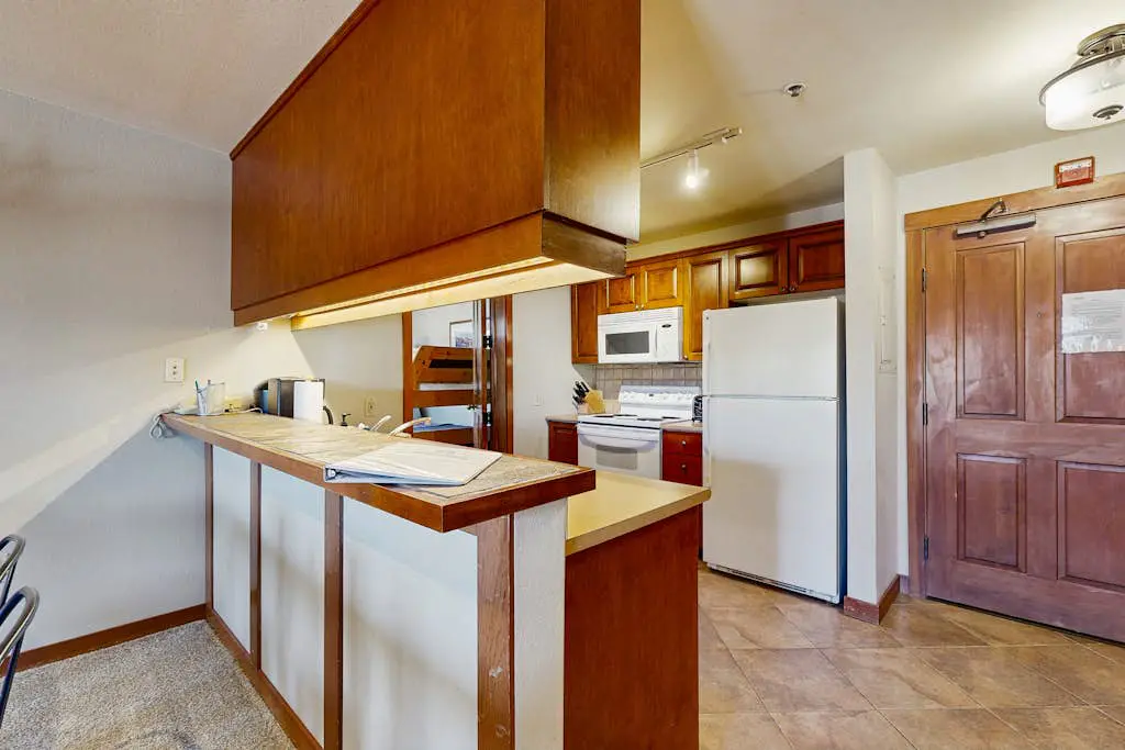 Powderhorn Lodge 311 - Poppy Suite