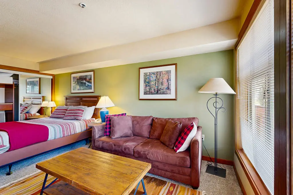 Powderhorn Lodge 311 - Poppy Suite