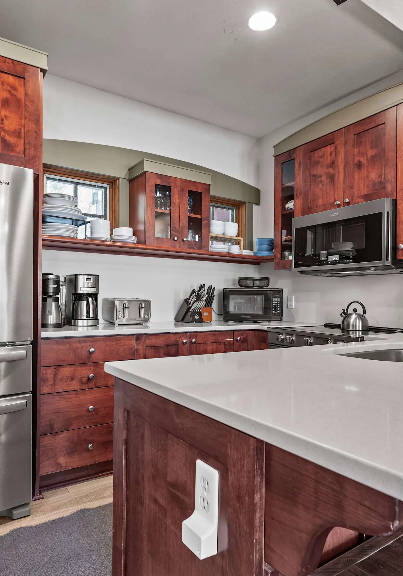 Resort Townhome with Deck, Grill, Fireplace, WiFi, Shared Pool & Hot Tub-Sauna