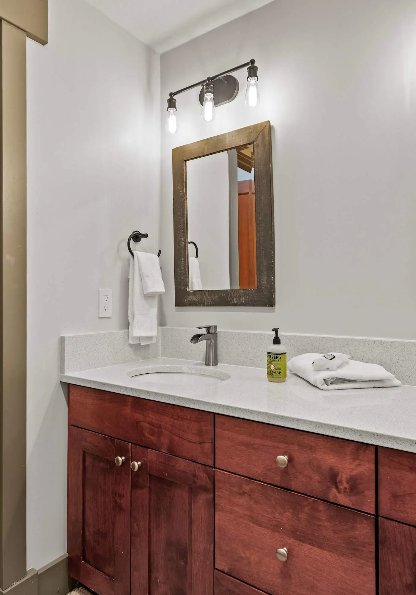 Resort Townhome with Deck, Grill, Fireplace, WiFi, Shared Pool & Hot Tub-Sauna