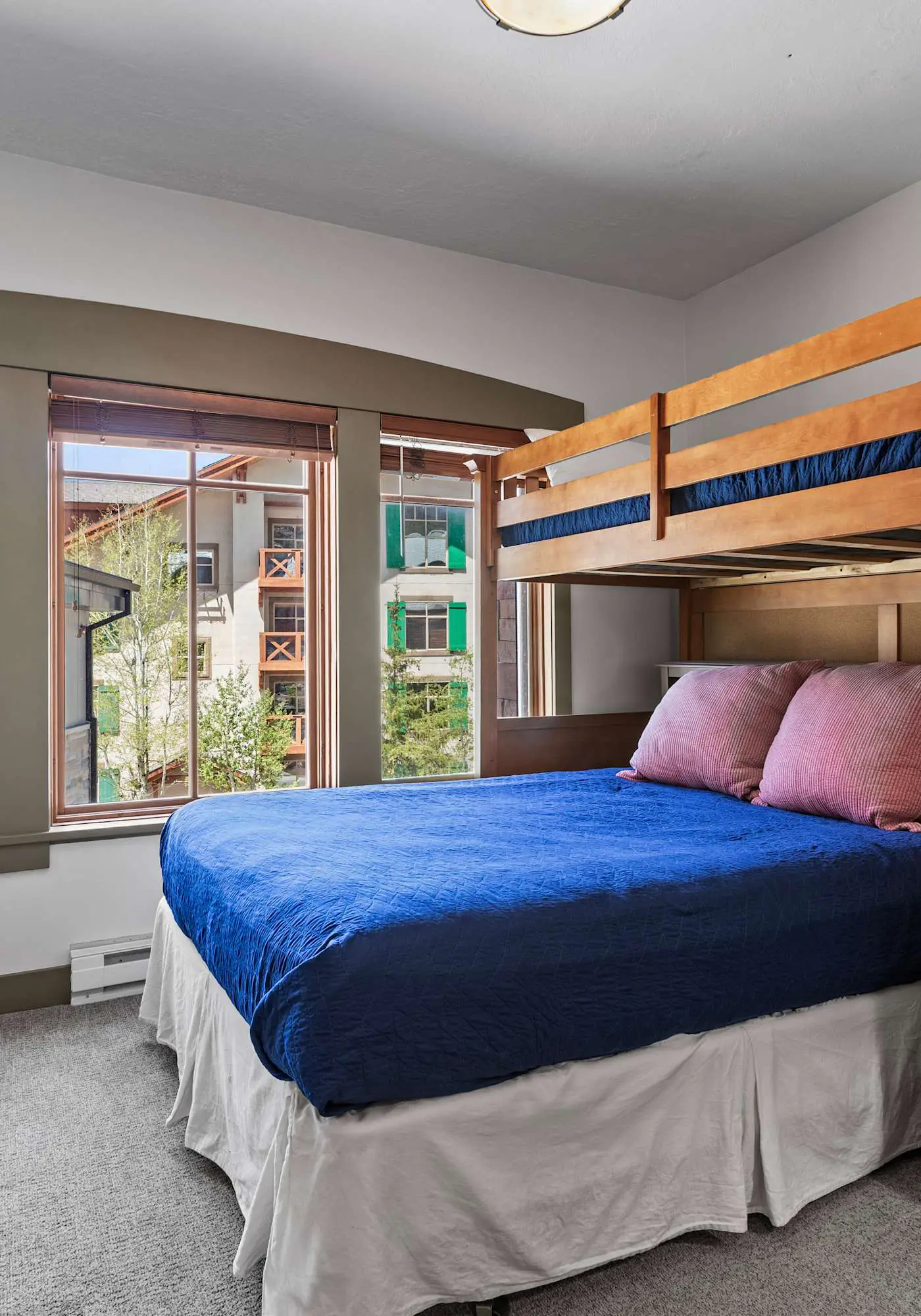Resort Townhome with Deck, Grill, Fireplace, WiFi, Shared Pool & Hot Tub-Sauna