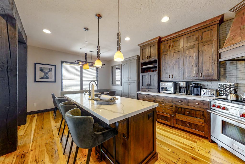 Ski-in/ski-out Deer Valley/Jordanelle family lodge with private hot tub