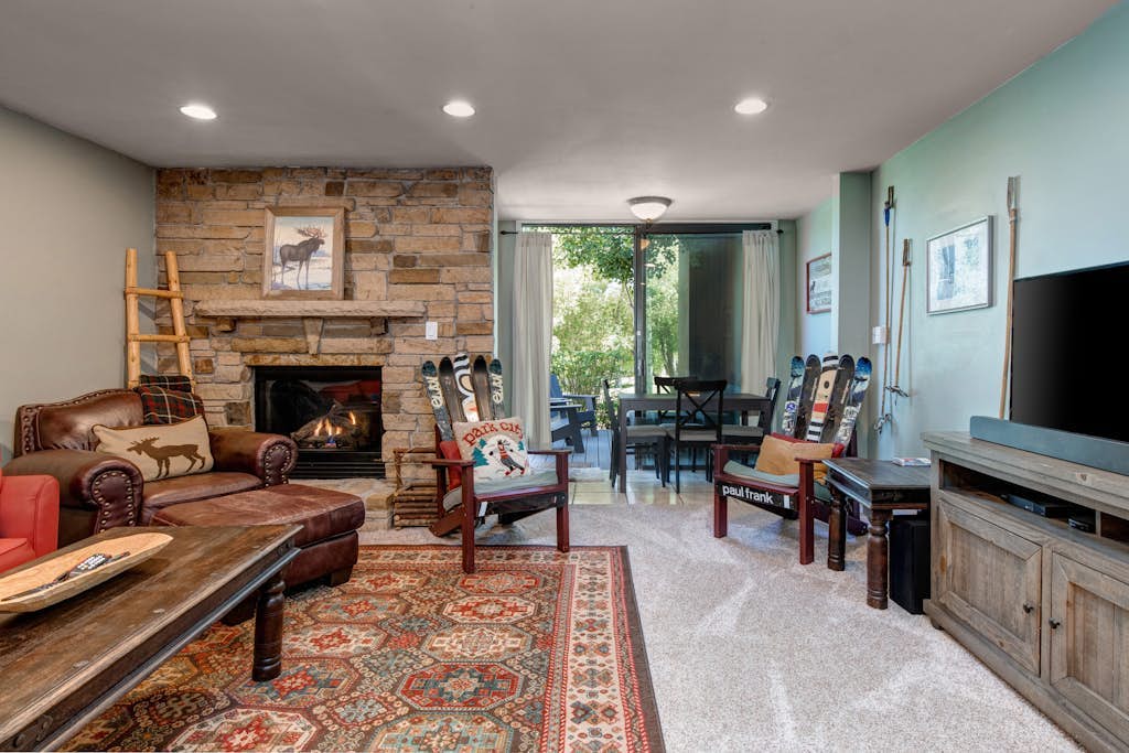 Condo with pool & hot tub, walk to lifts at Park City Resort
