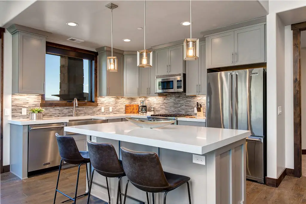 Luxury condo with large deck, pool/hot tub, walk to ski access