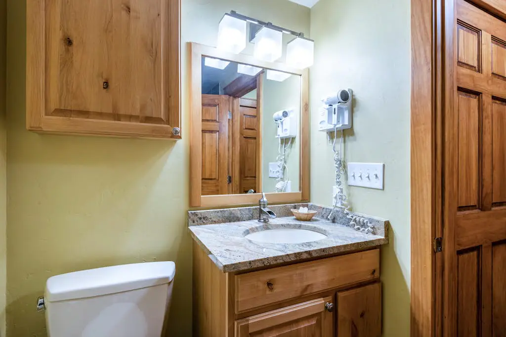 SKI-IN/SKI-OUT MOUNTAIN VILLAGE STUDIO #225