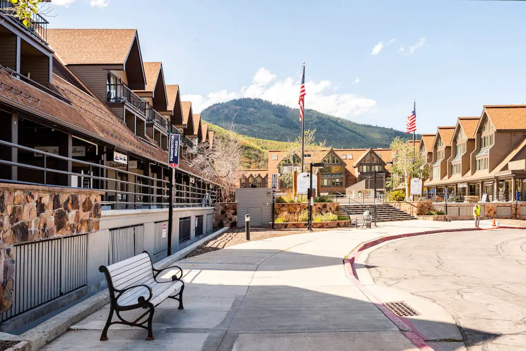 SKI-IN/SKI-OUT MOUNTAIN VILLAGE STUDIO #225