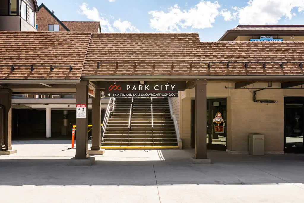 SKI-IN/SKI-OUT MOUNTAIN VILLAGE STUDIO #225