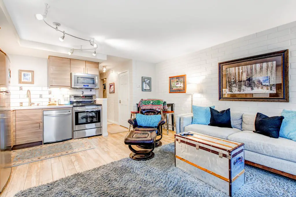 Golf Course Front Condo with Shared Outdoor Pool, Hot Tub, & High-Speed WiFi