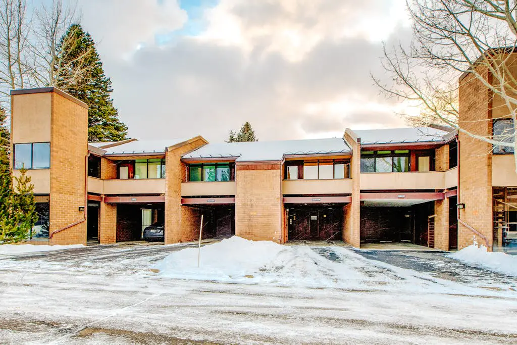 Golf Course Front Condo with Shared Outdoor Pool, Hot Tub, & High-Speed WiFi