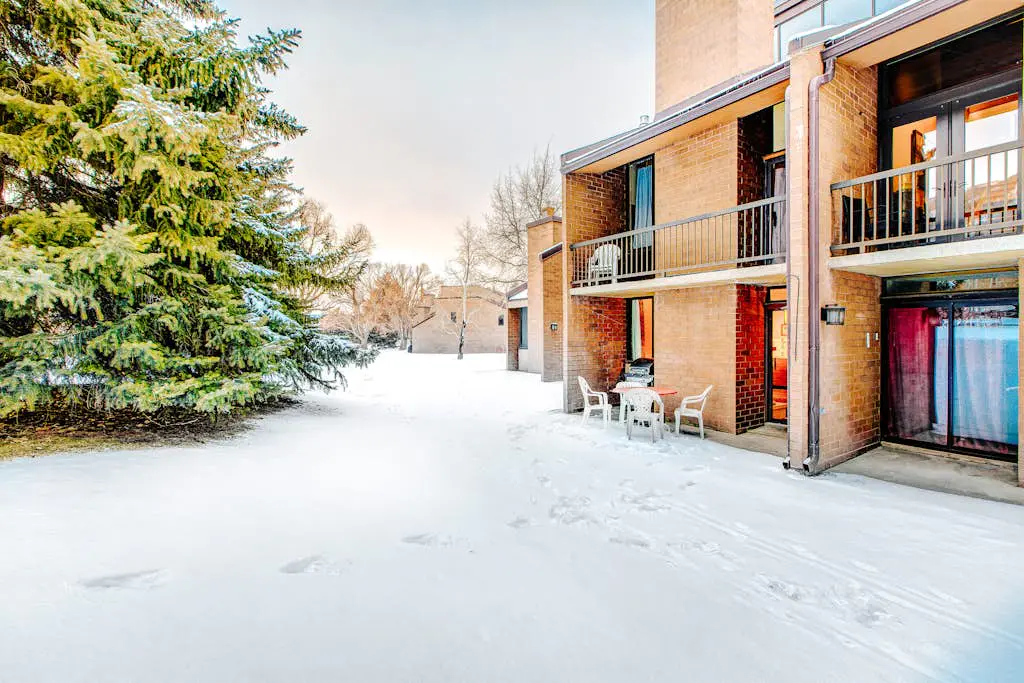 Golf Course Front Condo with Shared Outdoor Pool, Hot Tub, & High-Speed WiFi