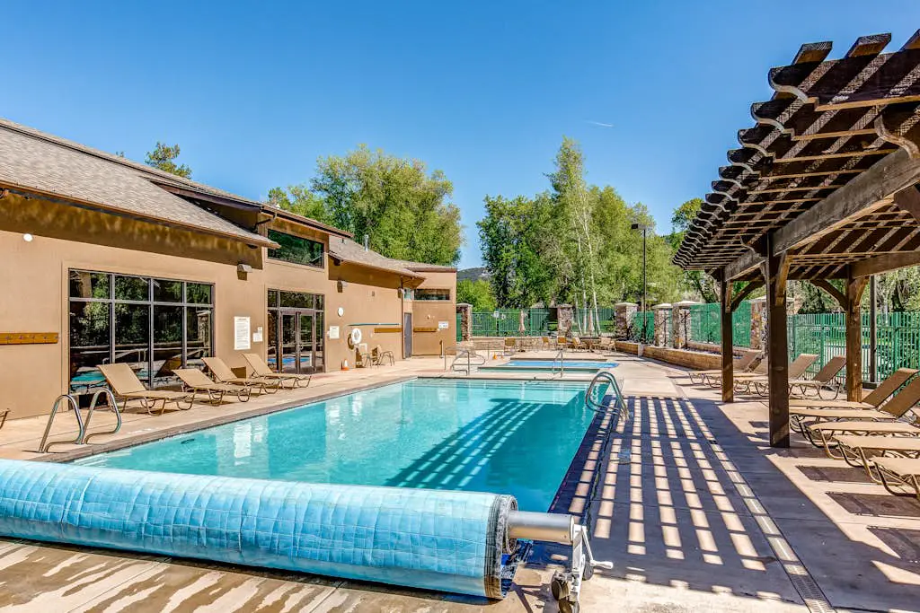 Golf Course Front Condo with Shared Outdoor Pool, Hot Tub, & High-Speed WiFi