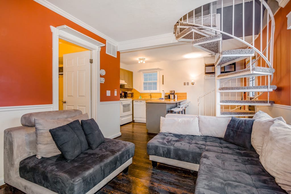 Victorian Townhome Near Main Street & Slopes W/ Full Kitchen & Ski Rack
