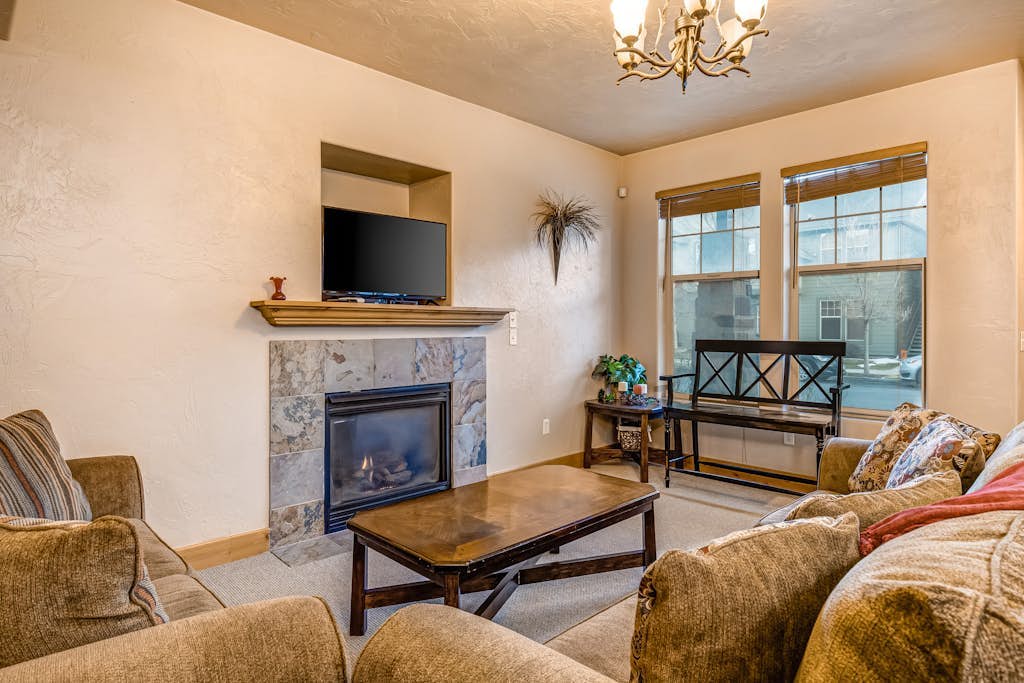 Spacious family condo with  jetted tub, ideal location, & free WiFi